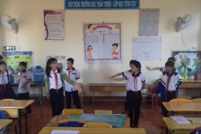 thầy trò lớp 5A3 Chuẩn bị văn nghệ 20/11