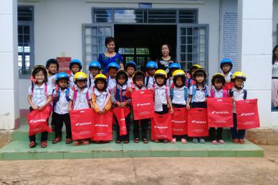 CẢM ƠN HOANDA VIỆT NAM ĐÃ TRAO TẶNG TỚI CÁC EM HỌC SINH NHỮNG CHIẾC MŨ RẤT DỄ THƯƠNG