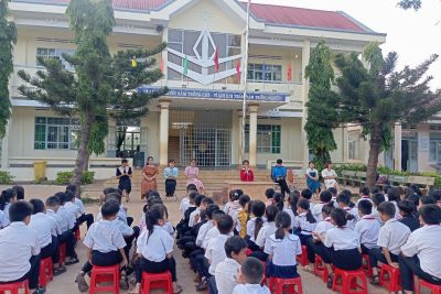 Liên đội tổ chức sinh hoạt chuyên đề “Mỗi tuần một câu chuyện đẹp, một cuốn sách hay,  một tấm gương sáng”